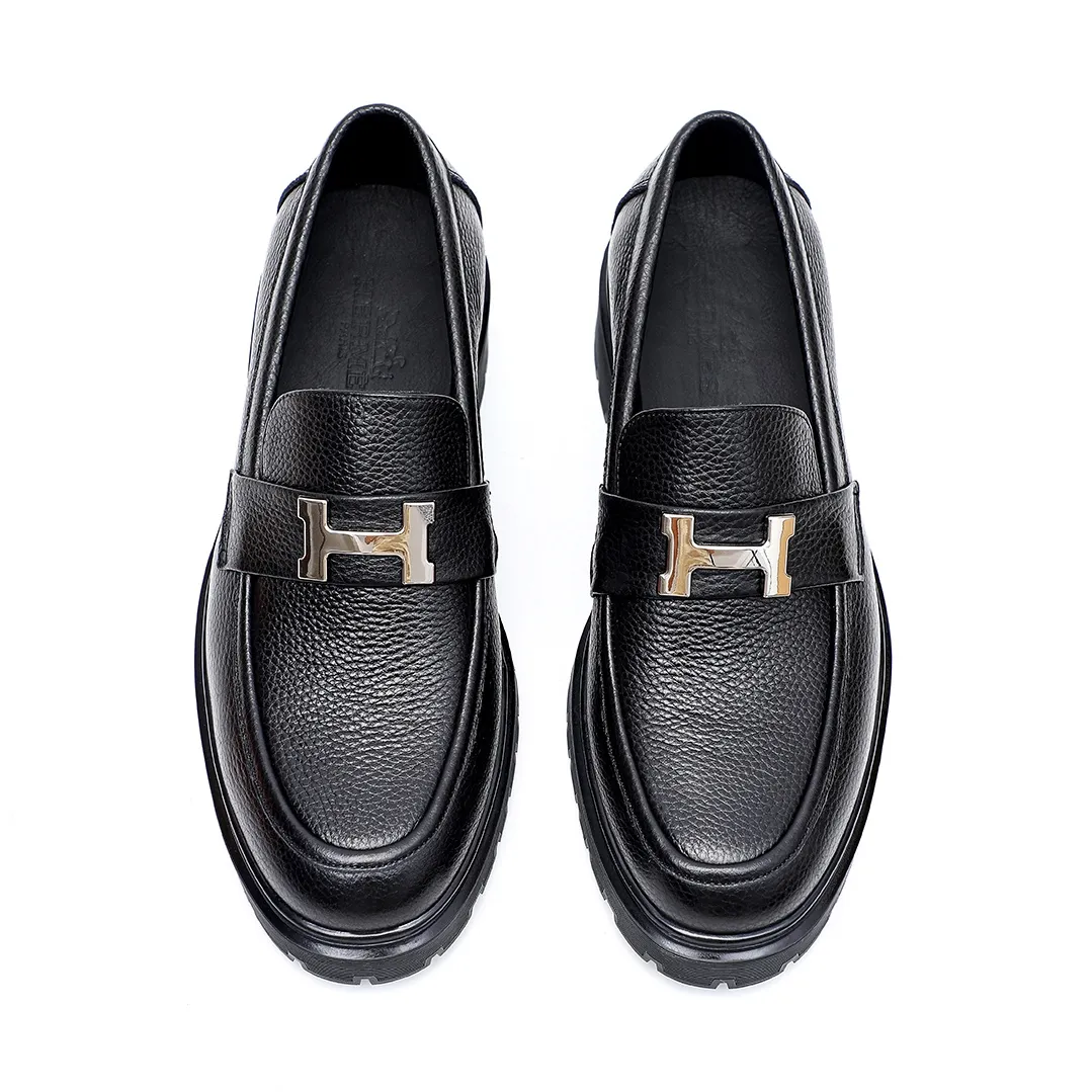 Men's shoes 💰700 💐[HERMES] popular men's shoes counter original items! The world's top brands...Luxury quality...//Fashion and high-end footwear 👍💪🏻...give you a low-key luxury comfort experience👍. The upper is made of pure Italian-imported original top-layer pebbled cowhide. Sweat-absorbent cowhide leather lining. Comfortable and breathable. The original rubber-plastic flower foam light outsole is high-end and classy. Luxurious and noble!! .. OEM factory shipment [Hug] stall.. Original plate. Welcome to taste..39-45 (38.45.46🉑️Customized)